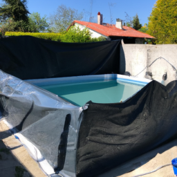 Accessoires et Produits d'Entretien : Astuces et Solutions pour une Piscine Impeccable Beaucaire